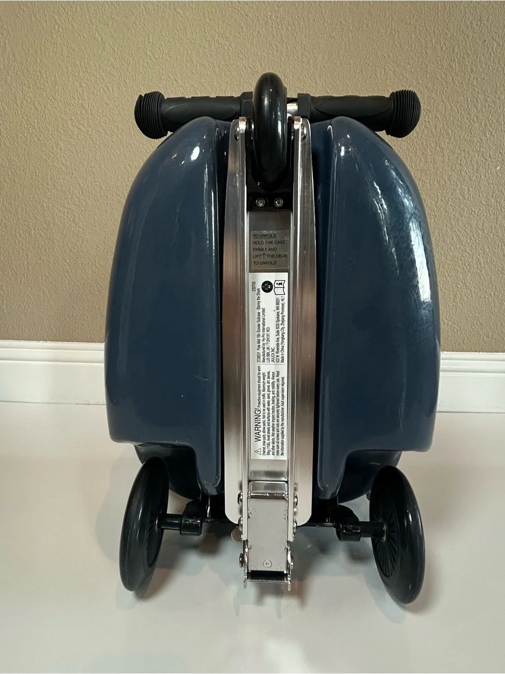 Flyte Kids 2-in-1 Scooter Carry On Suitcase - 